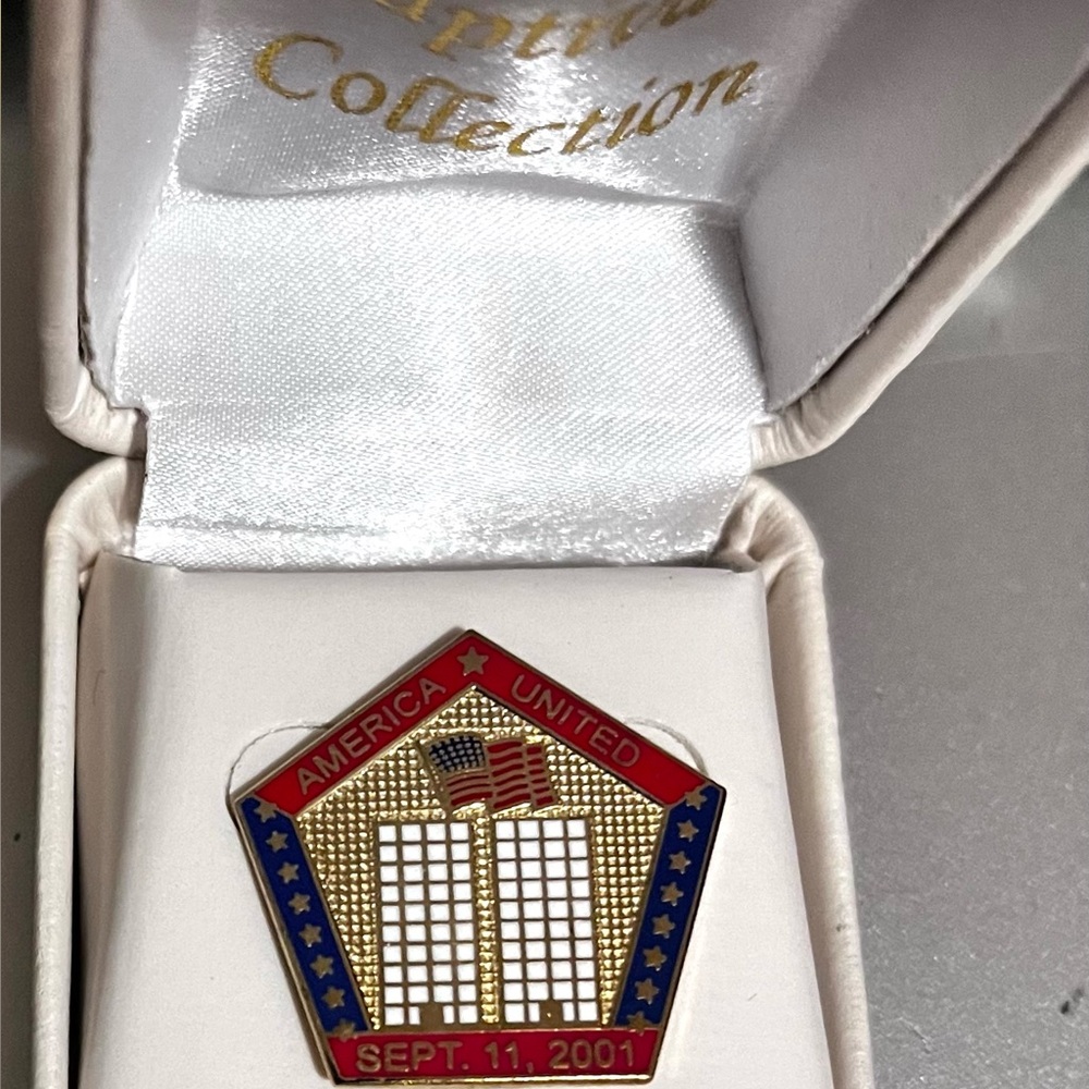 America United Commemorative Pin